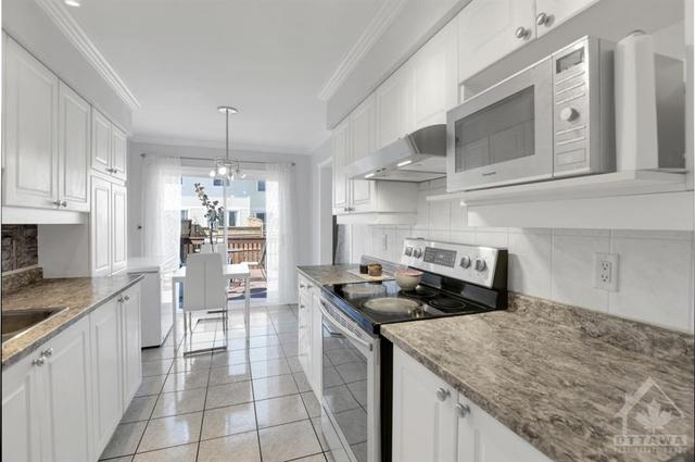 12 Woodpark Way, Townhouse with 4 bedrooms, 3 bathrooms and 3 parking in Ottawa ON | Image 8