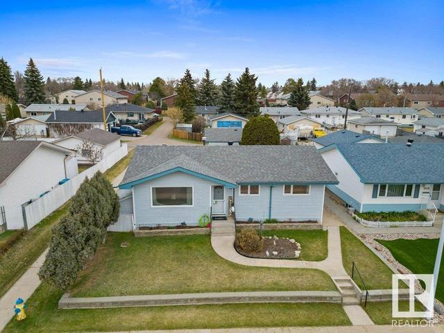 5532 142a Ave Nw, House detached with 3 bedrooms, 2 bathrooms and null parking in Edmonton AB | Image 1