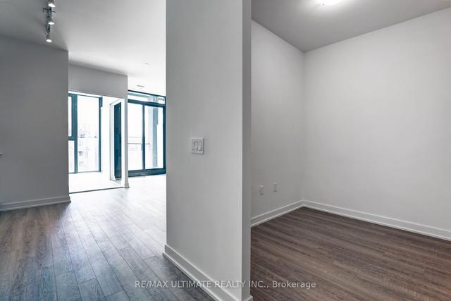 712 - 250 Lawrence Ave W, Condo with 1 bedrooms, 1 bathrooms and 1 parking in Toronto ON | Image 2