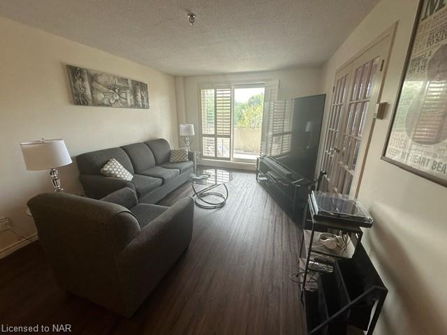 406 - 3955 Portage Rd, House attached with 2 bedrooms, 1 bathrooms and 1 parking in Niagara Falls ON | Image 10