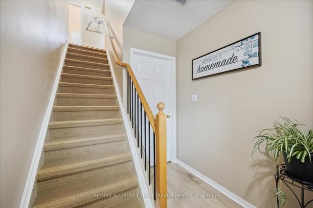 162 William Curtis Cir, Townhouse with 3 bedrooms, 2 bathrooms and 2 parking in Newmarket ON | Image 14