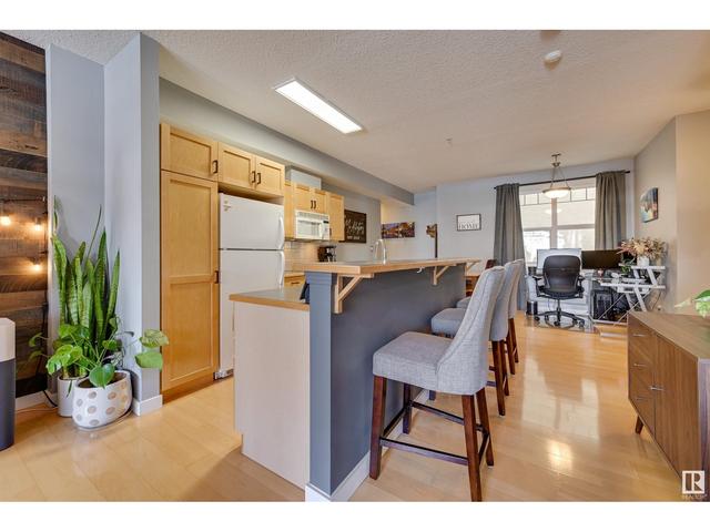 210 - 9828 112 St Nw, Condo with 2 bedrooms, 1 bathrooms and 2 parking in Edmonton AB | Image 10