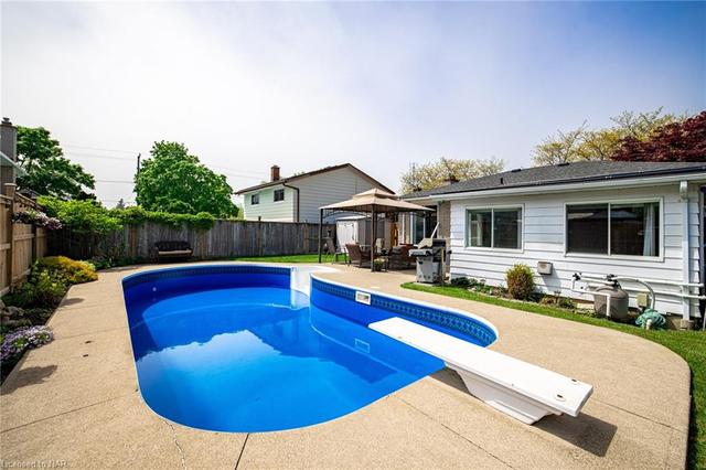 81 Cindy Dr, House detached with 4 bedrooms, 2 bathrooms and 3 parking in St. Catharines ON | Image 26