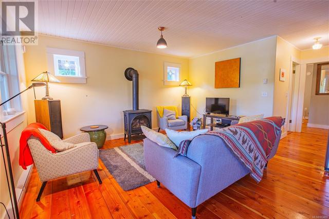 225 Boardwalk Blvd, House detached with 2 bedrooms, 1 bathrooms and 2 parking in Ucluelet BC | Image 15