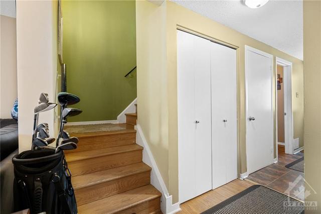 1326 Cornell St, Townhouse with 3 bedrooms, 2 bathrooms and 1 parking in Ottawa ON | Image 11