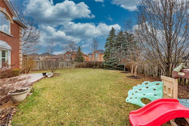 11 Fenflower Court, House detached with 4 bedrooms, 2 bathrooms and 6 parking in Brampton ON | Image 37