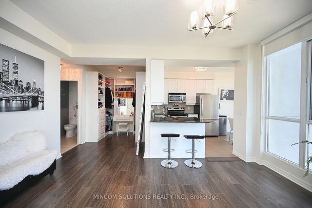 2604 - 225 Webb Dr, Condo with 1 bedrooms, 2 bathrooms and 1 parking in Mississauga ON | Image 4