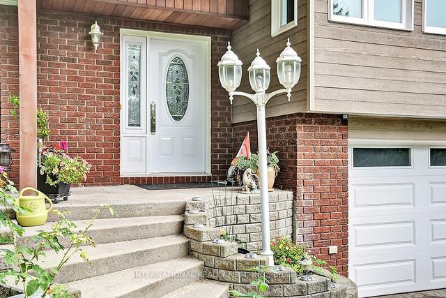 665 Cameron Harvey Dr, House detached with 3 bedrooms, 3 bathrooms and 10 parking in Ottawa ON | Image 3