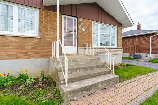 676 St Felix St, House detached with 4 bedrooms, 2 bathrooms and 8 parking in Cornwall ON | Image 2