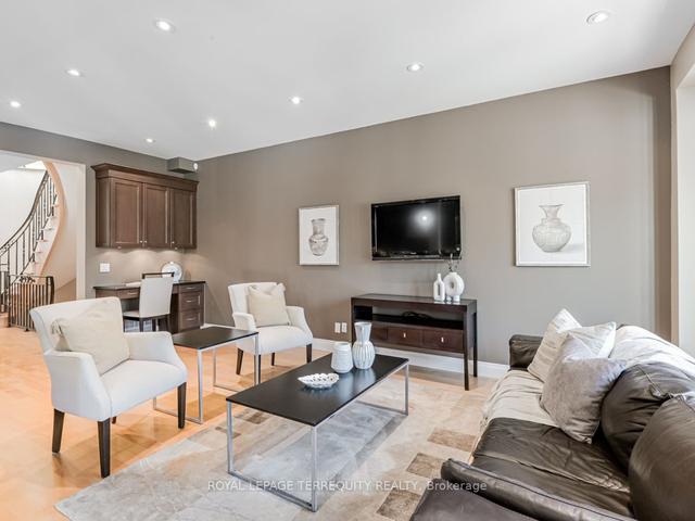 176 Joicey Blvd, House detached with 4 bedrooms, 4 bathrooms and 4 parking in Toronto ON | Image 10