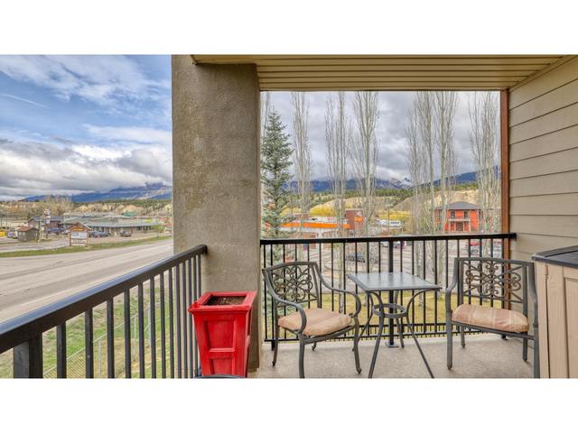 3216 - 205 Third Ave, Condo with 3 bedrooms, 2 bathrooms and 1 parking in Invermere BC | Image 23