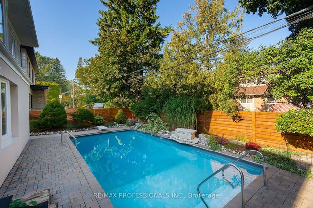 27 Thornly Cres, House detached with 4 bedrooms, 4 bathrooms and 3 parking in Toronto ON | Image 33