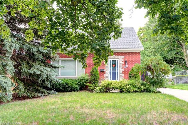 311 Hartwood Ave, House detached with 3 bedrooms, 1 bathrooms and null parking in Kitchener ON | Image 2
