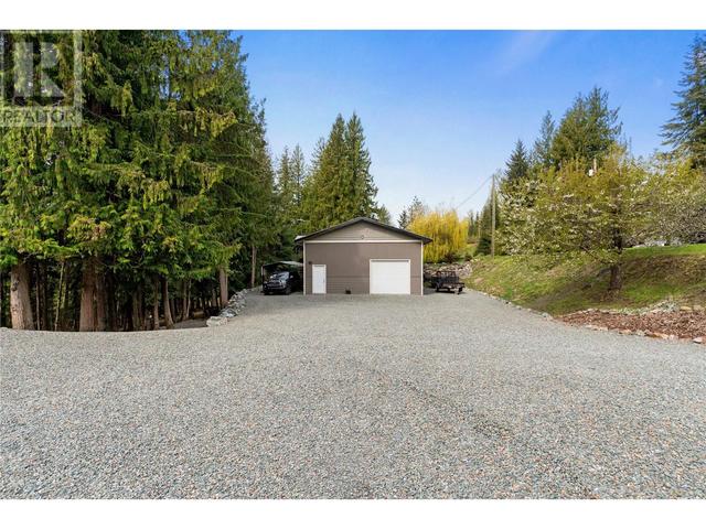 7430 Stampede Trail, House detached with 3 bedrooms, 2 bathrooms and 4 parking in Columbia Shuswap F BC | Image 65