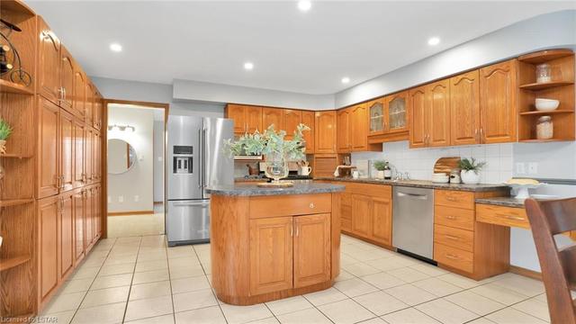 1155 Pond View Rd, House detached with 4 bedrooms, 3 bathrooms and 6 parking in London ON | Image 5
