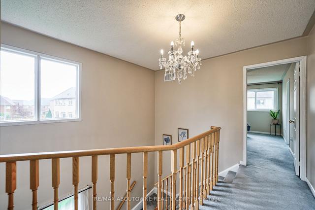 6980 Dunnview Crt, House attached with 3 bedrooms, 3 bathrooms and 3 parking in Mississauga ON | Image 11
