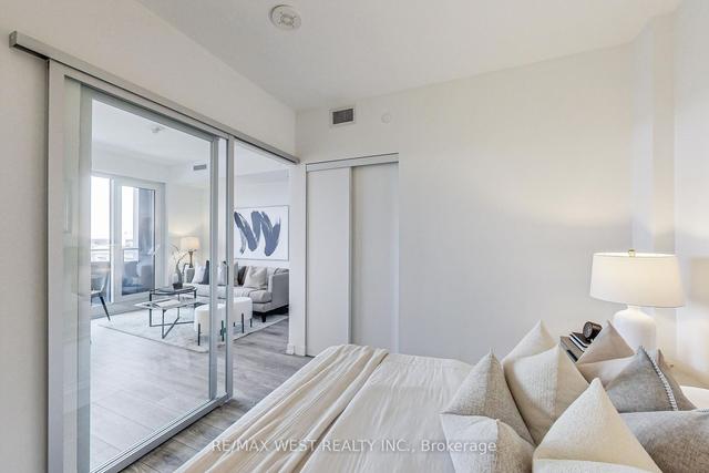 1608 - 2020 Bathurst St, Condo with 1 bedrooms, 1 bathrooms and 0 parking in Toronto ON | Image 3