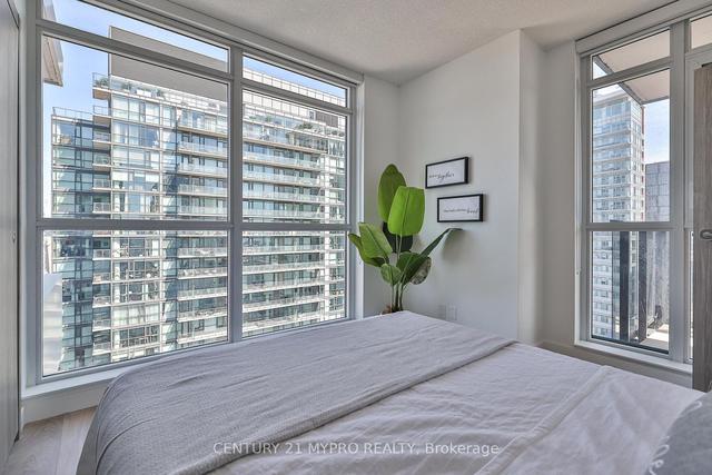 4306 - 38 Widmer St, Condo with 3 bedrooms, 2 bathrooms and 1 parking in Toronto ON | Image 2