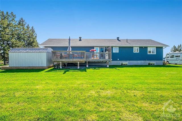 3959 Dunning Rd, House detached with 3 bedrooms, 3 bathrooms and 10 parking in Ottawa ON | Image 28