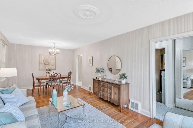 17 Thirty Third St, House detached with 2 bedrooms, 1 bathrooms and 6 parking in Toronto ON | Image 34