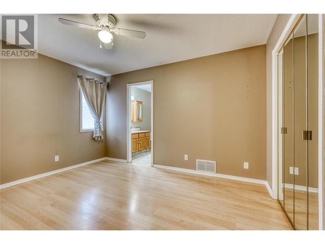 159 - 1634 Carmi Ave, House attached with 3 bedrooms, 3 bathrooms and 2 parking in Penticton BC | Image 17