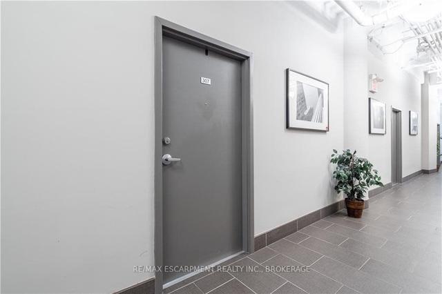 307 - 80 King William St, Condo with 2 bedrooms, 2 bathrooms and 0 parking in Hamilton ON | Image 35