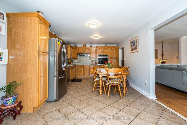 579 Rustic Rd, House detached with 3 bedrooms, 2 bathrooms and 12 parking in Toronto ON | Image 39
