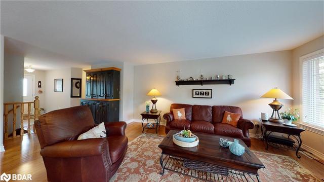 6 Marsh Crt, House detached with 3 bedrooms, 2 bathrooms and 6 parking in Kawartha Lakes ON | Image 12