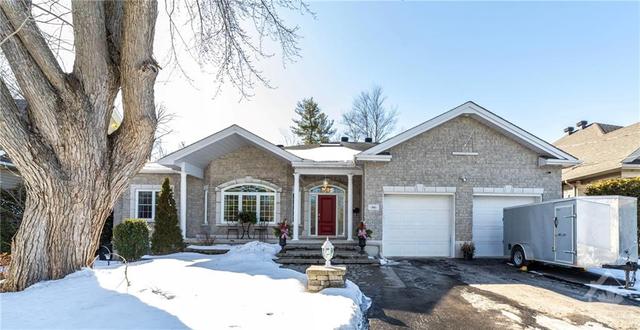 888 Amyot Avenue, House detached with 4 bedrooms, 3 bathrooms and 6 parking in Ottawa ON | Image 1
