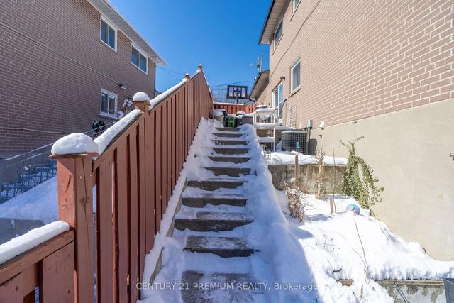 9 Northover St, House semidetached with 3 bedrooms, 3 bathrooms and 2 parking in Toronto ON | Image 26