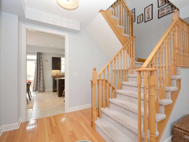 3180 Joel Kerbel Pl, House attached with 3 bedrooms, 3 bathrooms and 3 parking in Mississauga ON | Image 2
