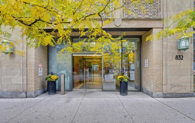 1010 - 832 Bay St, Condo with 3 bedrooms, 2 bathrooms and 1 parking in Toronto ON | Image 12