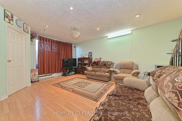 39 - 100 Mornelle Ct, Townhouse with 3 bedrooms, 1 bathrooms and 1 parking in Toronto ON | Image 36