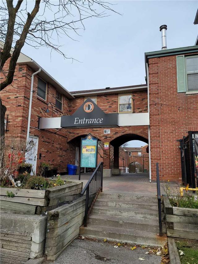 202 2 Orchard Heights Blvd, For Rent in Aurora Zoocasa