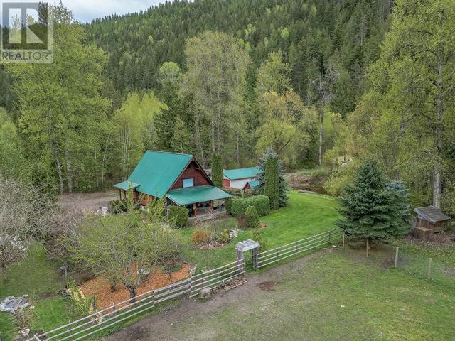 2370 Trans Canada Highway, House detached with 2 bedrooms, 1 bathrooms and 20 parking in Columbia Shuswap E BC | Image 55