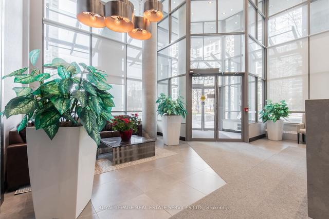 3702 - 3504 Hurontario St, Condo with 2 bedrooms, 2 bathrooms and 2 parking in Mississauga ON | Image 12