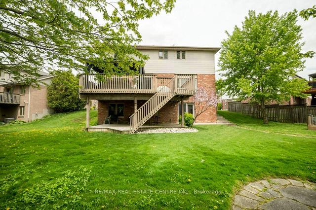 18 Mclachlan Pl, House detached with 3 bedrooms, 3 bathrooms and 4 parking in Guelph ON | Image 24