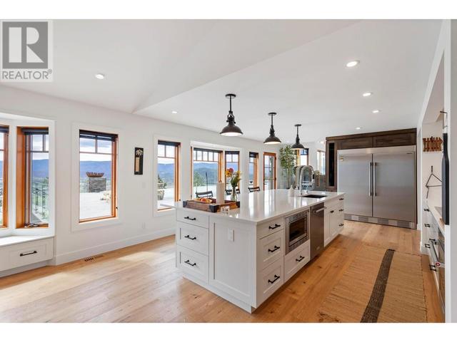 5774 Deadpine Dr, House detached with 6 bedrooms, 5 bathrooms and 3 parking in Central Okanagan BC | Image 20