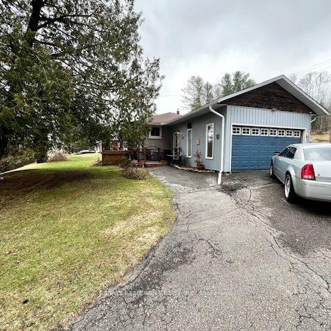 27209 Highway 62 S, House detached with 2 bedrooms, 2 bathrooms and 10 parking in Bancroft ON | Image 1