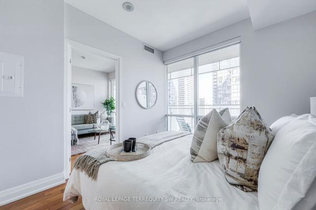 2507 - 80 John St, Condo with 1 bedrooms, 1 bathrooms and 0 parking in Toronto ON | Image 8