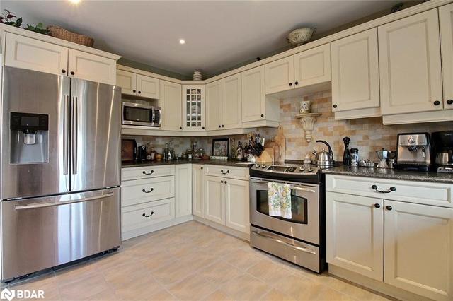 7 Essex Dr, House detached with 5 bedrooms, 3 bathrooms and 6 parking in Belleville ON | Image 8