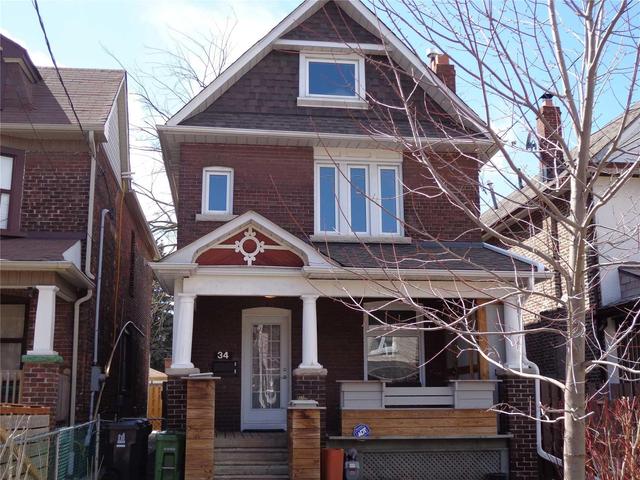 Upper - 34 Barrington Ave, House detached with 2 bedrooms, 2 bathrooms and 1 parking in Toronto ON | Image 1