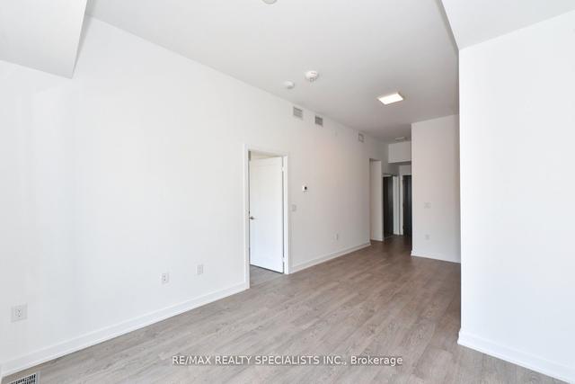 PH10 - 50 Mccaul St, Condo with 1 bedrooms, 2 bathrooms and 0 parking in Toronto ON | Image 6