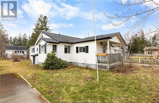 3 Sandshore Rd, House detached with 3 bedrooms, 1 bathrooms and null parking in Shediac P NB | Image 2