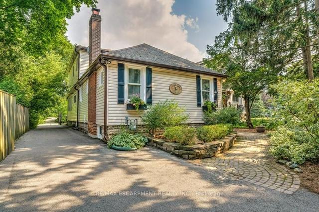 730 Grand View Ave, House detached with 2 bedrooms, 2 bathrooms and 9.5 parking in Burlington ON | Image 23