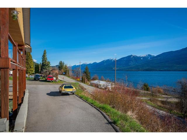 3558 Sprague St, House detached with 3 bedrooms, 4 bathrooms and null parking in Central Kootenay D BC | Image 21