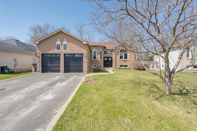 26 Silver Birch Ave, House detached with 3 bedrooms, 3 bathrooms and 6 parking in Wasaga Beach ON | Image 12