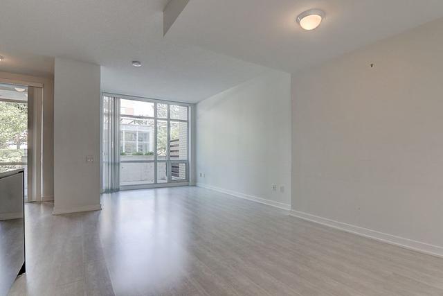 th09 - 19 Singer Crt, Townhouse with 3 bedrooms, 3 bathrooms and 1 parking in Toronto ON | Image 11