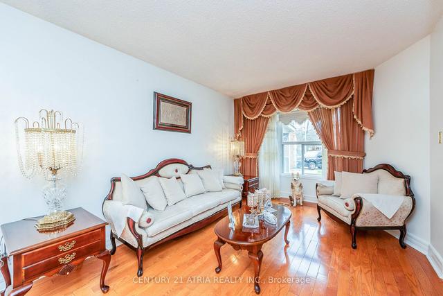 30 Houndtrail Dr, House detached with 4 bedrooms, 4 bathrooms and 6 parking in Toronto ON | Image 3