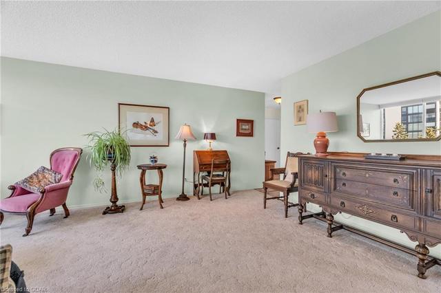 502 - 23 Woodlawn Rd E, House attached with 3 bedrooms, 2 bathrooms and 1 parking in Guelph ON | Image 2